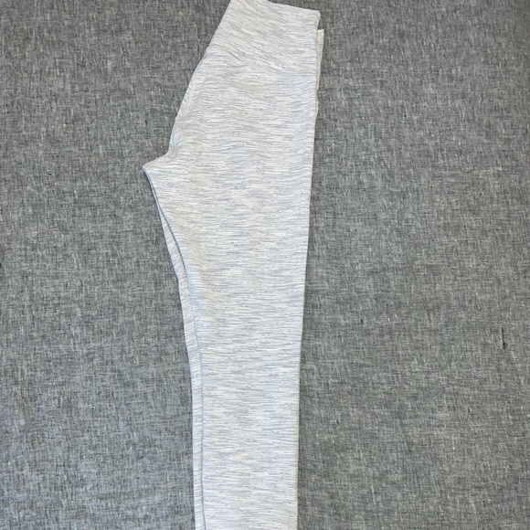 Lululemon High rise 28” wunder under leggings - Picture 6 of 7